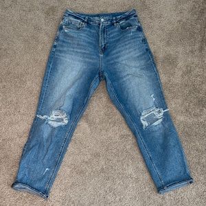 American Eagle Curvy Mom Jeans Size 8 short